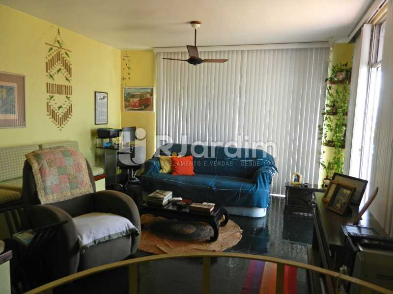 Conheça salão segundo andar do imóvel - Cobertura Duplex Barra da Tijuca 2 Quartos - LACO20112 - 20 salão segundo andar - Cobertura Duplex Barra da Tijuca 2 Quartos - LACO20112 - 20