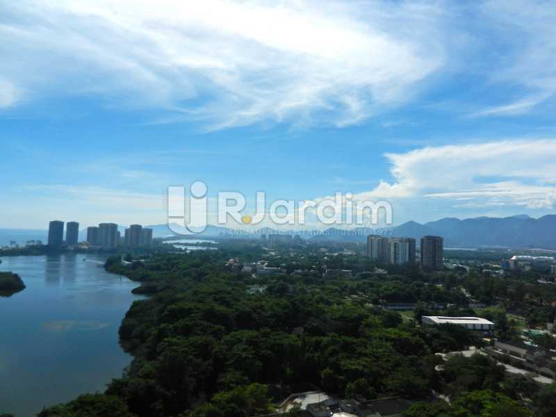Conheça vista sala do imóvel - Cobertura Duplex Barra da Tijuca 2 Quartos - LACO20112 - 3 vista sala - Cobertura Duplex Barra da Tijuca 2 Quartos - LACO20112 - 3