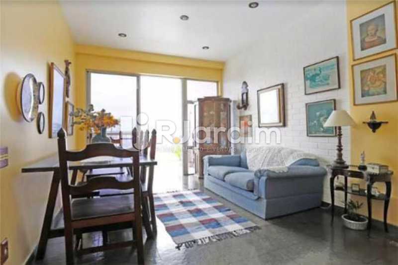 Conheça sala primeiro andar do imóvel - Cobertura Duplex Barra da Tijuca 2 Quartos - LACO20112 - 12 sala primeiro andar - Cobertura Duplex Barra da Tijuca 2 Quartos - LACO20112 - 12