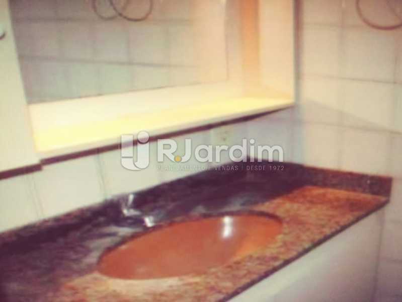 Conheça Banheiro Social do imóvel - Apartamento Copacabana 3 Quartos Aluguel - LAAP32295 - 9 Banheiro Social - Apartamento Copacabana 3 Quartos Aluguel - LAAP32295 - 9