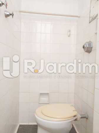 Conheça banheiro de empregada do imóvel - Apartamento Copacabana 3 Quartos - LAAP32298 - 17 banheiro de empregada - Apartamento Copacabana 3 Quartos - LAAP32298 - 17