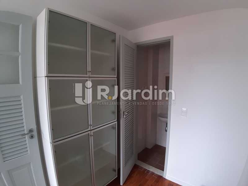Conheça Área e banheiro de serviço do imóvel - Apartamento Urca 4 Quartos Aluguel - LAAP40839 - 14 Área e banheiro de serviço - Apartamento Urca 4 Quartos Aluguel - LAAP40839 - 14