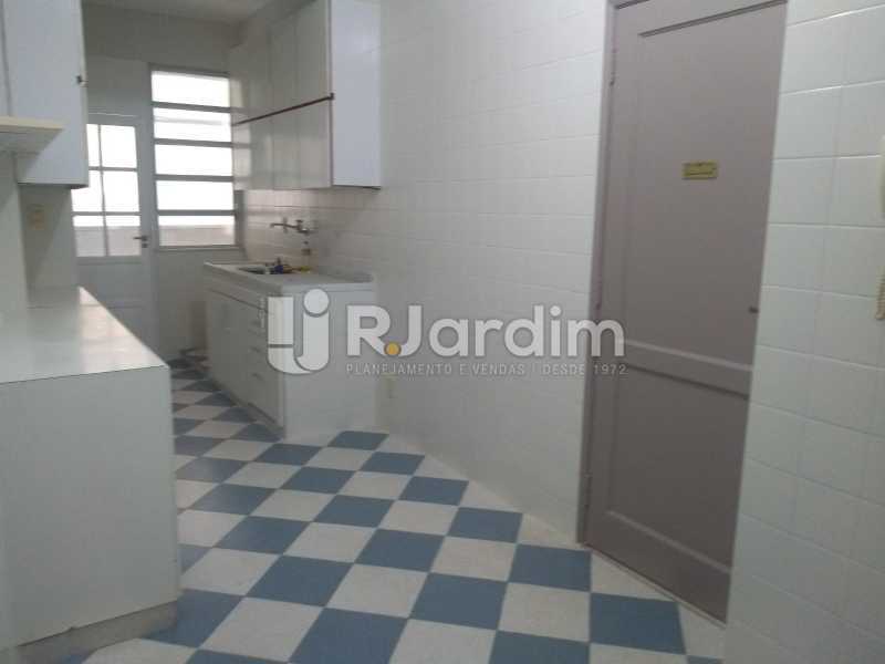 Conheça cozinha / área de serviço do imóvel - Apartamento Leme 4 Quartos - LAAP40843 - 27 cozinha / área de serviço - Apartamento Leme 4 Quartos - LAAP40843 - 27