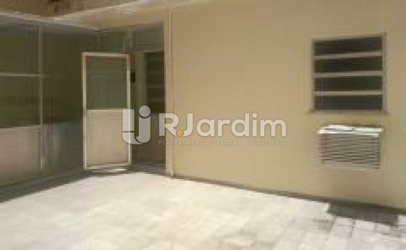 Conheça pátio interno/área de serviço do imóvel - Apartamento Leme 4 Quartos - LAAP40843 - 16 pátio interno/área de serviço - Apartamento Leme 4 Quartos - LAAP40843 - 16
