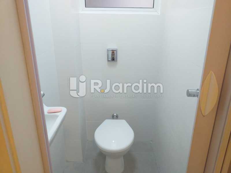 Conheça BANHEIRO SERVIÇO do imóvel - Apartamento - Padrão / Residencial / Leblon - LAAP32308 - 22 BANHEIRO SERVIÇO - Apartamento - Padrão / Residencial / Leblon - LAAP32308 - 22