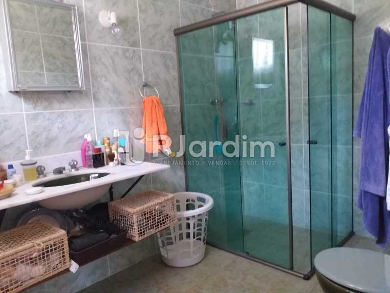 Conheça BANHEIRO DA SUITE 1 do imóvel - Casa em Condomínio Quitandinha Petrópolis - LACN50013 - 10 BANHEIRO DA SUITE 1 - Casa em Condomínio Quitandinha Petrópolis - LACN50013 - 10