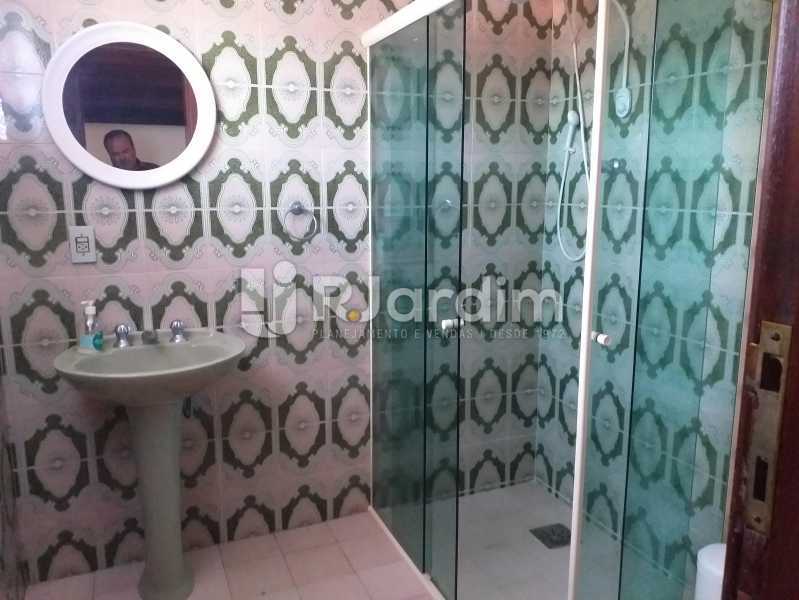 Conheça BANHEIRO DA SUITE 3 do imóvel - Casa em Condomínio Quitandinha Petrópolis - LACN50013 - 17 BANHEIRO DA SUITE 3 - Casa em Condomínio Quitandinha Petrópolis - LACN50013 - 17