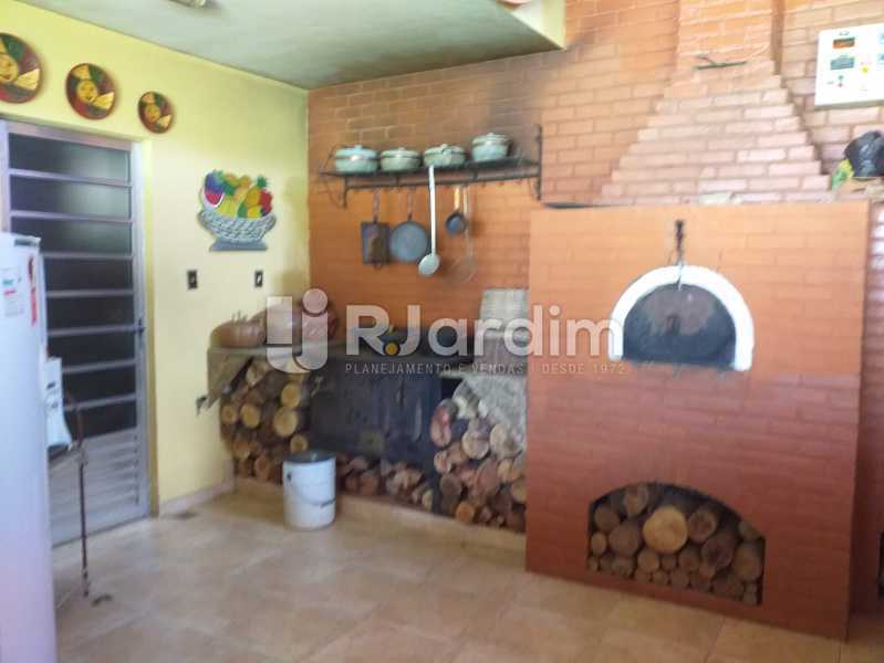 Conheça FORNO DE PIZZA E FOGÃO À LENHA do imóvel - Casa em Condomínio Quitandinha Petrópolis - LACN50013 - 25 FORNO DE PIZZA E FOGÃO À LENHA - Casa em Condomínio Quitandinha Petrópolis - LACN50013 - 25