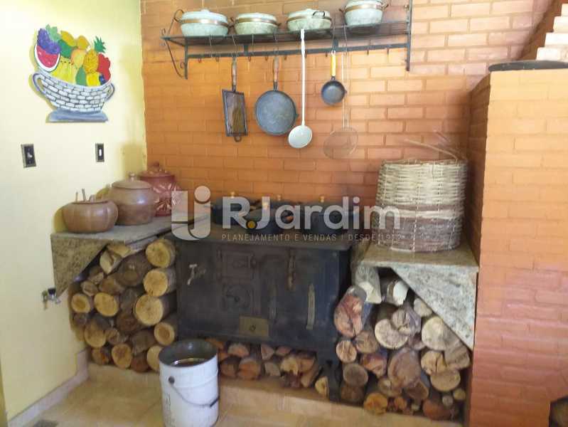 Conheça FOGÃO À LENHA do imóvel - Casa em Condomínio Quitandinha Petrópolis - LACN50013 - 26 FOGÃO À LENHA - Casa em Condomínio Quitandinha Petrópolis - LACN50013 - 26