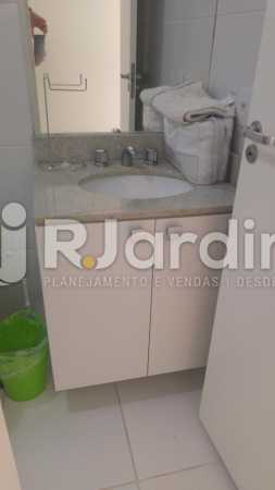 Conheça banheiro suíte do imóvel - Apartamento À Venda Avenida Vice Presidente Jose Alencar,Barra da Tijuca, Zona Oeste - Barra e Adjacentes,Rio de Janeiro - R$ 520.000 - LAAP21663 - 13 banheiro suíte - Apartamento À Venda Avenida Vice Presidente Jose Alencar,Barra da Tijuca, Zona Oeste - Barra e Adjacentes,Rio de Janeiro - R$ 520.000 - LAAP21663 - 13