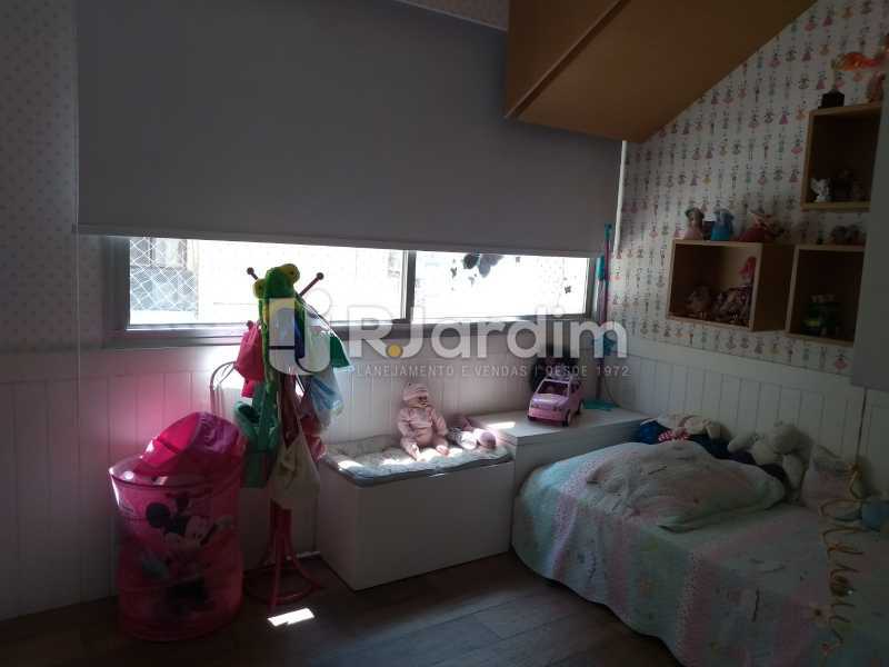Conheça quarto 1 do imóvel - Apartamento Copacabana 3 Quartos - LAAP32317 - 7 quarto 1 - Apartamento Copacabana 3 Quartos - LAAP32317 - 7