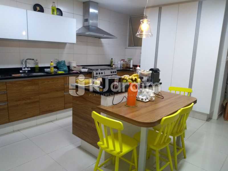 Conheça cozinha do imóvel - Apartamento Copacabana 3 Quartos - LAAP32317 - 21 cozinha - Apartamento Copacabana 3 Quartos - LAAP32317 - 21
