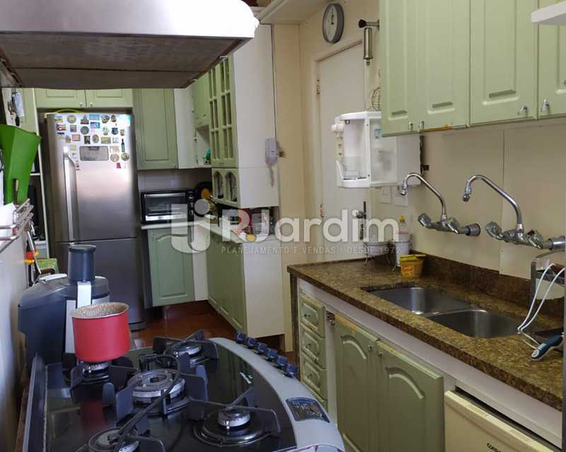 Conheça Cozinha do imóvel - Cobertura Copacabana 3 Quartos - LACO30304 - 12 Cozinha - Cobertura Copacabana 3 Quartos - LACO30304 - 12