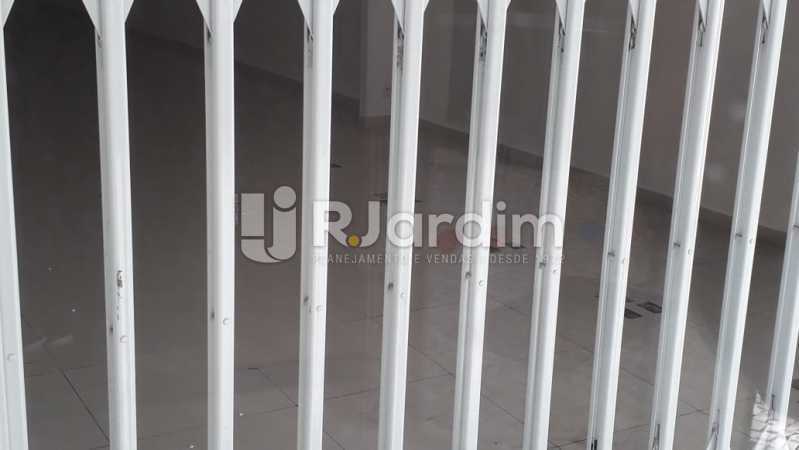 Conheça Salão/Copa/ Banheiro do imóvel - Loja Ipanema, Zona Sul,Rio de Janeiro, RJ Para Alugar, 160m² - LALJ00150 - 7 Salão/Copa/ Banheiro - Loja Ipanema, Zona Sul,Rio de Janeiro, RJ Para Alugar, 160m² - LALJ00150 - 7