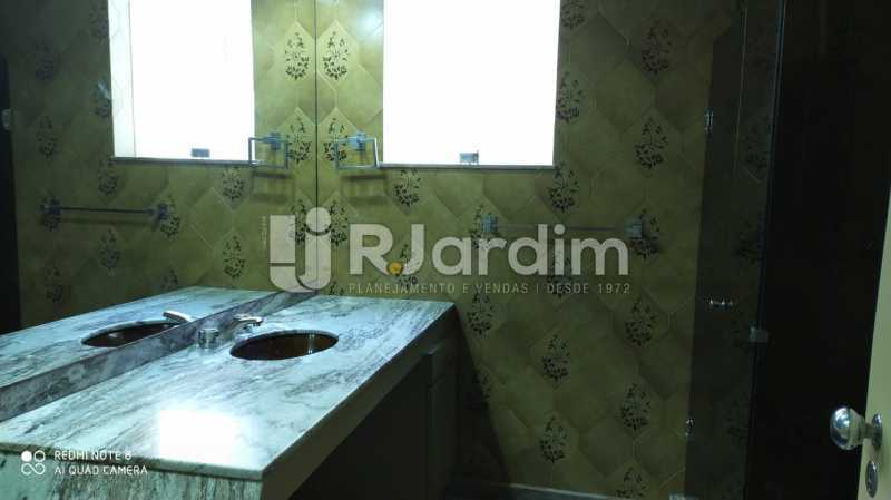Conheça Banheiro do imóvel - Apartamento Copacabana 3 Quartos - LAAP32323 - 11 Banheiro - Apartamento Copacabana 3 Quartos - LAAP32323 - 11
