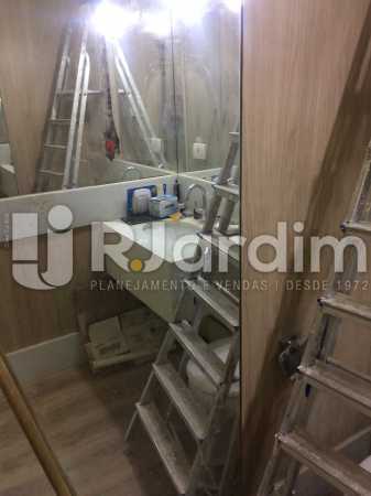 Conheça Banheiro do imóvel - Sobreloja Comercial Leblon Aluguel - LASJ00012 - 8 Banheiro - Sobreloja Comercial Leblon Aluguel - LASJ00012 - 8