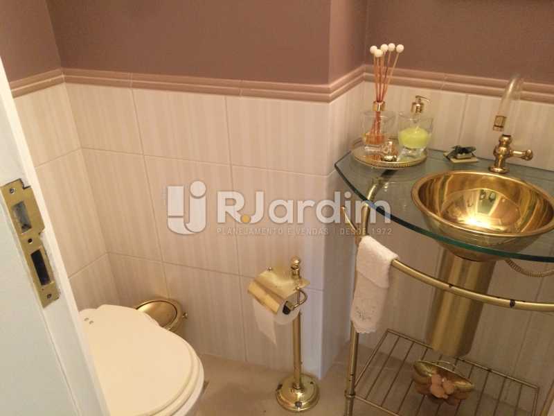 Conheça Lavabo do imóvel - Cobertura Copacabana 3 Quartos Compra Venda - LACO30305 - 11 Lavabo - Cobertura Copacabana 3 Quartos Compra Venda - LACO30305 - 11