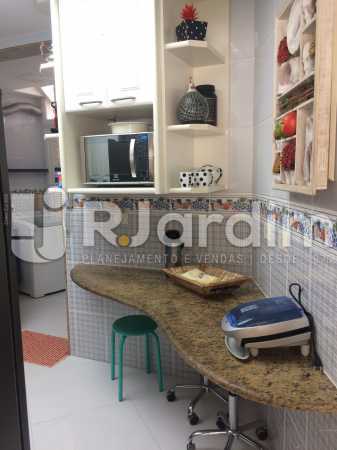 Conheça Copa-cozinha do imóvel - Cobertura Copacabana 3 Quartos Compra Venda - LACO30305 - 22 Copa-cozinha - Cobertura Copacabana 3 Quartos Compra Venda - LACO30305 - 22