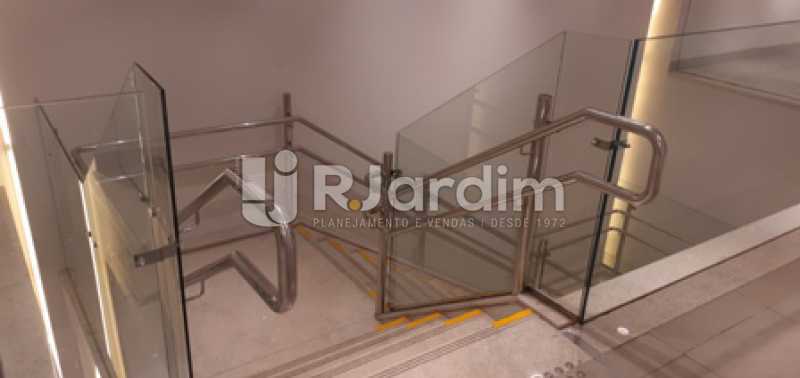 Conheça Escada de acesso ao 2º piso do imóvel - Loja 900m² para alugar Rua Visconde de Pirajá,Ipanema, Zona Sul,Rio de Janeiro - R$ 150.000 - LALJ00151 - 7 Escada de acesso ao 2º piso - Loja 900m² para alugar Rua Visconde de Pirajá,Ipanema, Zona Sul,Rio de Janeiro - R$ 150.000 - LALJ00151 - 7