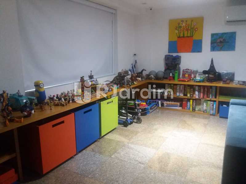 Conheça Suíte 1º piso do imóvel - Casa Gávea, Zona Sul,Rio de Janeiro, RJ À Venda, 7 Quartos, 900m² - LACA70001 - 25 Suíte 1º piso - Casa Gávea, Zona Sul,Rio de Janeiro, RJ À Venda, 7 Quartos, 900m² - LACA70001 - 25