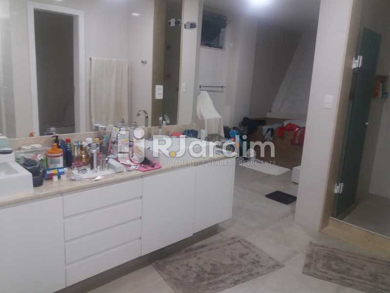 Conheça Banheiro suíte do imóvel - Casa Gávea, Zona Sul,Rio de Janeiro, RJ À Venda, 7 Quartos, 900m² - LACA70001 - 26 Banheiro suíte - Casa Gávea, Zona Sul,Rio de Janeiro, RJ À Venda, 7 Quartos, 900m² - LACA70001 - 26