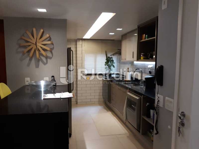 Conheça Cozinha americana do imóvel - Apartamento Humaitá 3 suítes - LAAP32337 - 14 Cozinha americana - Apartamento Humaitá 3 suítes - LAAP32337 - 14