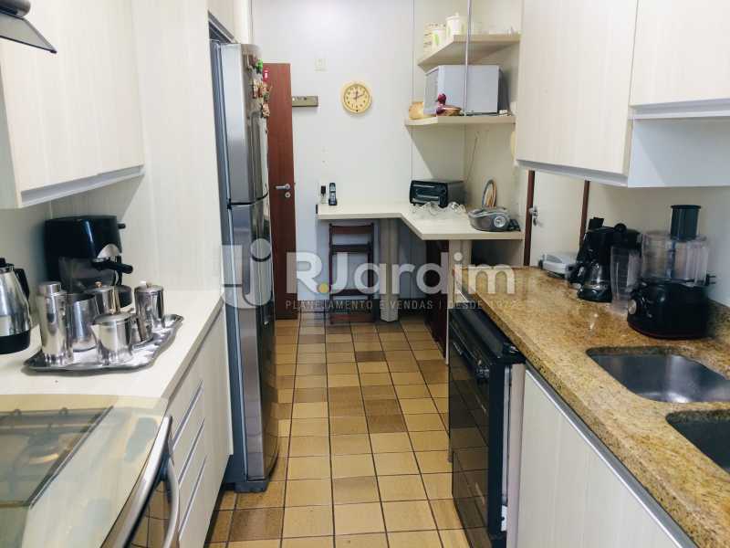Conheça Copa-cozinha do imóvel - Apartamento Leblon 3 Quartos - LAAP32338 - 28 Copa-cozinha - Apartamento Leblon 3 Quartos - LAAP32338 - 28