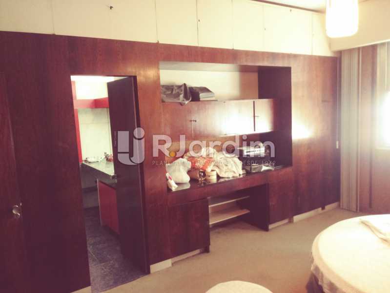 Conheça 7-ARMARIO SUITE 1 do imóvel - Apartamento Copacabana 3 Quartos Aluguel - LAAP32345 - 9 7-ARMARIO SUITE 1 - Apartamento Copacabana 3 Quartos Aluguel - LAAP32345 - 9