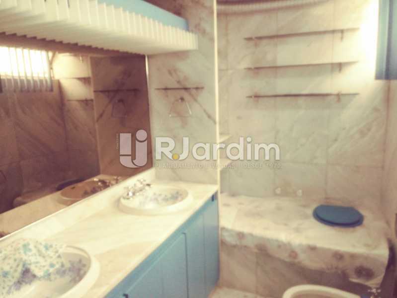 Conheça 19-BANH MASTER do imóvel - Apartamento Copacabana 3 Quartos Aluguel - LAAP32345 - 21 19-BANH MASTER - Apartamento Copacabana 3 Quartos Aluguel - LAAP32345 - 21