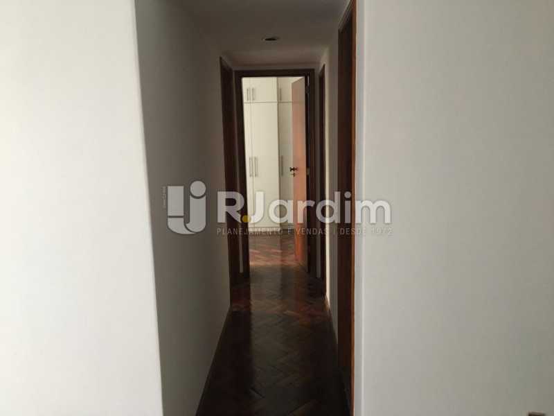 Conheça Circulação do imóvel - Apartamento Largo dos Leões,Humaitá, Zona Sul,Rio de Janeiro, RJ Para Alugar, 2 Quartos, 70m² - LAAP21682 - 3 Circulação - Apartamento Largo dos Leões,Humaitá, Zona Sul,Rio de Janeiro, RJ Para Alugar, 2 Quartos, 70m² - LAAP21682 - 3