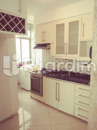 Conheça 11,5 ARMÁRIOS NA COZINHA do imóvel - Apartamento Leblon, Zona Sul,Rio de Janeiro, RJ Para Alugar, 2 Quartos, 80m² - LAAP21689 - 15 11,5 ARMÁRIOS NA COZINHA - Apartamento Leblon, Zona Sul,Rio de Janeiro, RJ Para Alugar, 2 Quartos, 80m² - LAAP21689 - 15