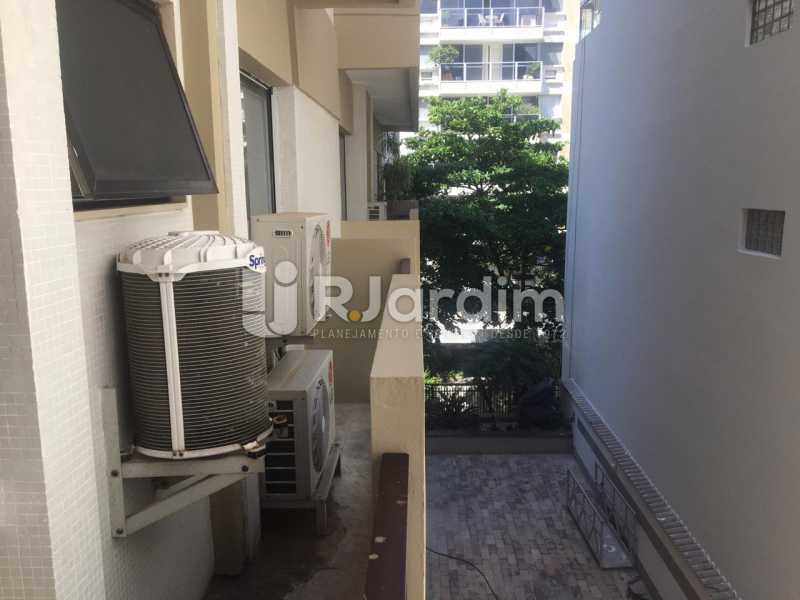 Conheça Varandas laterais do imóvel - Apartamento Leblon 4 Quartos Aluguel - LAAP40852 - 16 Varandas laterais - Apartamento Leblon 4 Quartos Aluguel - LAAP40852 - 16