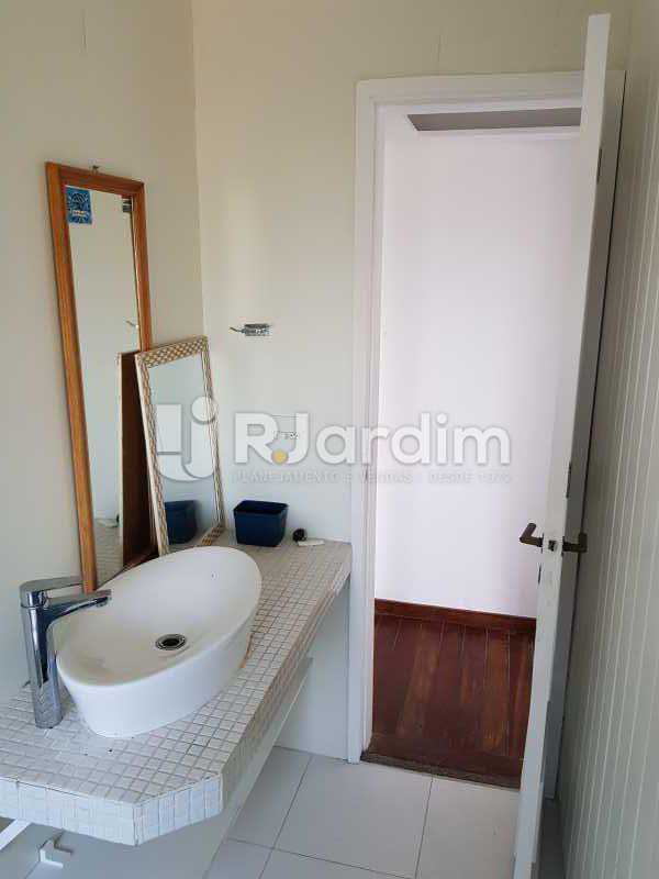 Conheça Banheiro do imóvel - Apartamento Avenida Lúcio Costa,Barra da Tijuca, Zona Oeste - Barra e Adjacentes,Rio de Janeiro, RJ À Venda, 1 Quarto, 72m² - LAAP10426 - 14 Banheiro - Apartamento Avenida Lúcio Costa,Barra da Tijuca, Zona Oeste - Barra e Adjacentes,Rio de Janeiro, RJ À Venda, 1 Quarto, 72m² - LAAP10426 - 14
