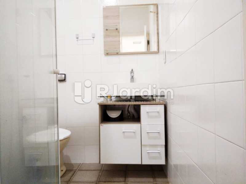 Conheça banheiro social do imóvel - Apartamento para alugar Avenida Rainha Elizabeth da Bélgica,Copacabana, Zona Sul,Rio de Janeiro - R$ 3.400 - LAAP32388 - 14 banheiro social - Apartamento para alugar Avenida Rainha Elizabeth da Bélgica,Copacabana, Zona Sul,Rio de Janeiro - R$ 3.400 - LAAP32388 - 14