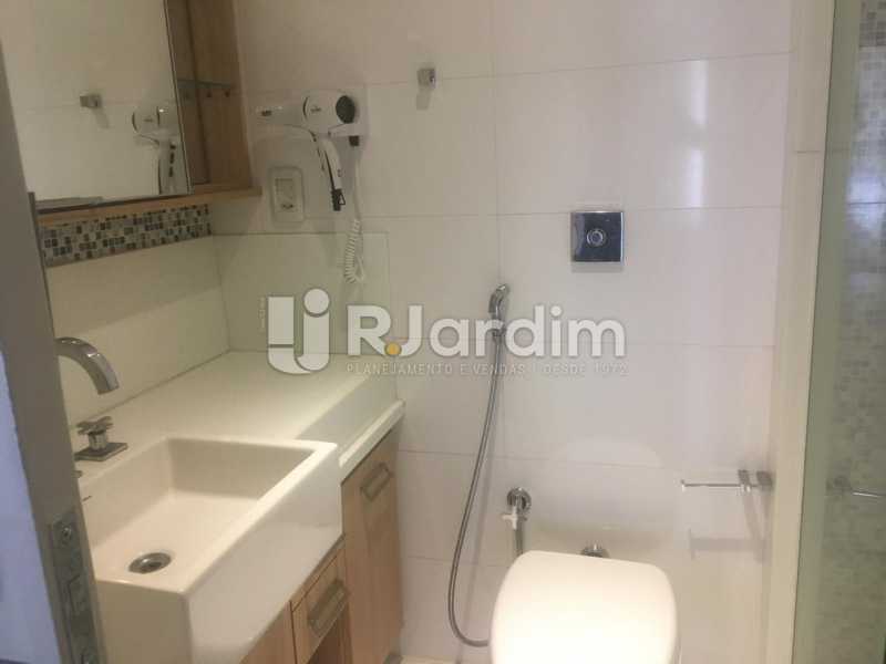 Conheça Banheiro Social do imóvel - Apartamento para alugar Rua Leite Leal,Laranjeiras, Zona Sul,Rio de Janeiro - R$ 4.800 - LAAP32389 - 8 Banheiro Social - Apartamento para alugar Rua Leite Leal,Laranjeiras, Zona Sul,Rio de Janeiro - R$ 4.800 - LAAP32389 - 8