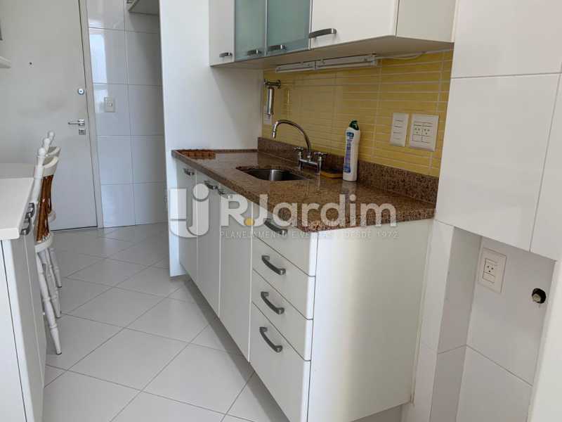 Conheça Cozinha com armário do imóvel - Apartamento à venda Rua Marquês de São Vicente,Gávea, Zona Sul,Rio de Janeiro - R$ 1.150.000 - LAAP10430 - 14 Cozinha com armário - Apartamento à venda Rua Marquês de São Vicente,Gávea, Zona Sul,Rio de Janeiro - R$ 1.150.000 - LAAP10430 - 14