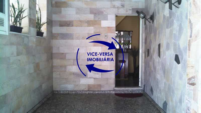 Conheça varanda-frontal do imóvel - Casa duplex À venda na Tijuca, rua Carmela Dutra - 5 quartos, lavanderia, dependências, garagem, próximo de tudo! - 1233 - 4 varanda-frontal - Casa duplex À venda na Tijuca, rua Carmela Dutra - 5 quartos, lavanderia, dependências, garagem, próximo de tudo! - 1233 - 4