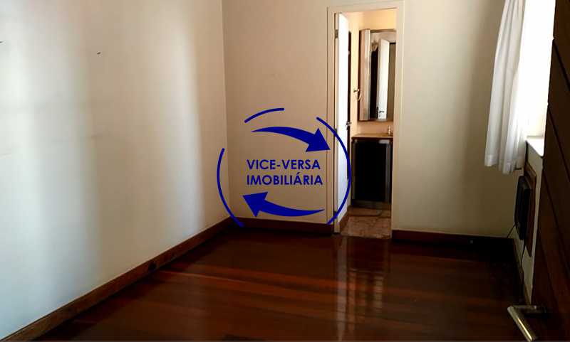Conheça suite do imóvel - Apartamento À venda na Tijuca - junto metrô Uruguai, salão, 4 quartos, suíte, dependências completas, 2 vagas! - Z1209 - 20 suite - Apartamento À venda na Tijuca - junto metrô Uruguai, salão, 4 quartos, suíte, dependências completas, 2 vagas! - Z1209 - 20