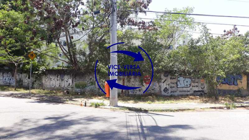 Conheça 4 do imóvel - Terreno para incorporação no Recreio dos Bandeirantes, 651m², Rua Albano de Carvalho esquina da Rua Engenheiro Ernâni Melo, próximo À Avenida das Américas e o Parque Chico Mendes. - 1318 - 9 4 - Terreno para incorporação no Recreio dos Bandeirantes, 651m², Rua Albano de Carvalho esquina da Rua Engenheiro Ernâni Melo, próximo À Avenida das Américas e o Parque Chico Mendes. - 1318 - 9