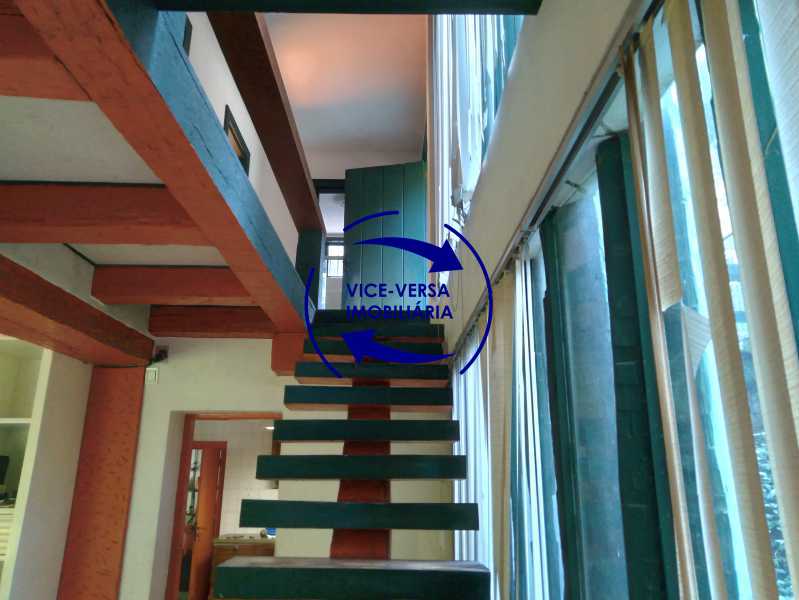 Conheça Escada do imóvel - Ótima casa na parte nobre da Gávea em condomínio fechado no meio do verde com 308m² - 1377 - 13 Escada - Ótima casa na parte nobre da Gávea em condomínio fechado no meio do verde com 308m² - 1377 - 13