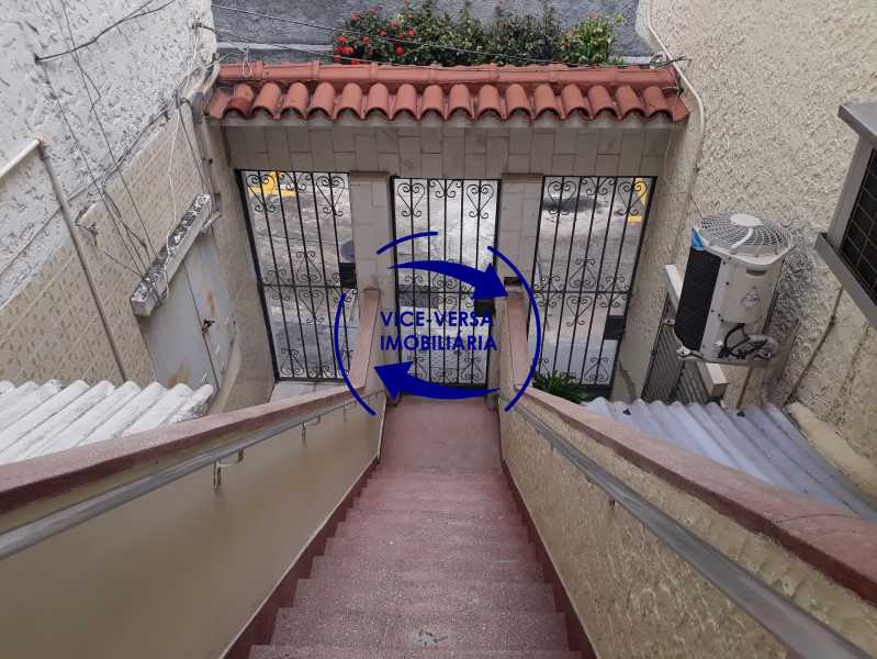 Conheça Entrada do imóvel - Casa de vila bem reformada, junto À praça Afonso Pena. Composta de sala, 2 quartos, banheiro, copa-cozinha. 2º pavimento com terraço, lavanderia, dependências de empregada e 1 quarto de guardados. - 1378 - 7 Entrada - Casa de vila bem reformada, junto À praça Afonso Pena. Composta de sala, 2 quartos, banheiro, copa-cozinha. 2º pavimento com terraço, lavanderia, dependências de empregada e 1 quarto de guardados. - 1378 - 7