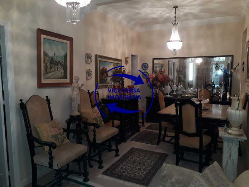 Conheça Sala do imóvel - Casa de vila bem reformada, junto À praça Afonso Pena. Composta de sala, 2 quartos, banheiro, copa-cozinha. 2º pavimento com terraço, lavanderia, dependências de empregada e 1 quarto de guardados. - 1378 - 4 Sala - Casa de vila bem reformada, junto À praça Afonso Pena. Composta de sala, 2 quartos, banheiro, copa-cozinha. 2º pavimento com terraço, lavanderia, dependências de empregada e 1 quarto de guardados. - 1378 - 4