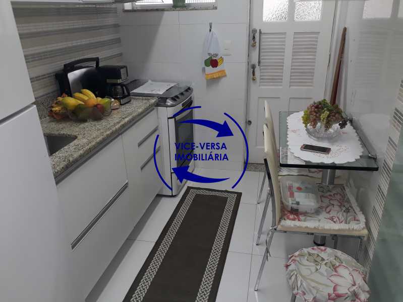 Conheça Cozinha do imóvel - Casa de vila bem reformada, junto À praça Afonso Pena. Composta de sala, 2 quartos, banheiro, copa-cozinha. 2º pavimento com terraço, lavanderia, dependências de empregada e 1 quarto de guardados. - 1378 - 20 Cozinha - Casa de vila bem reformada, junto À praça Afonso Pena. Composta de sala, 2 quartos, banheiro, copa-cozinha. 2º pavimento com terraço, lavanderia, dependências de empregada e 1 quarto de guardados. - 1378 - 20