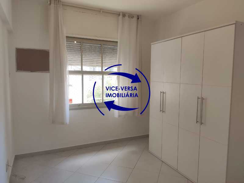 Conheça Quarto 3 do imóvel - Excelente apartamento na Rua Maestro Vila Lobos, com 93m² (sala, 3quartos, dependências, garagem), super bem localizado, pertinho da praça Afonso Pena. - 1413 - 17 Quarto 3 - Excelente apartamento na Rua Maestro Vila Lobos, com 93m² (sala, 3quartos, dependências, garagem), super bem localizado, pertinho da praça Afonso Pena. - 1413 - 17