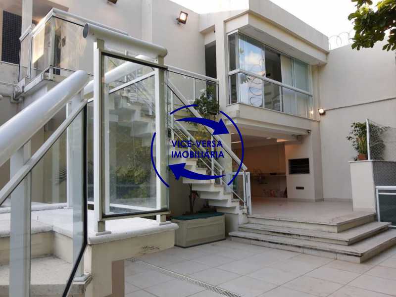 Conheça 06 Terraço do imóvel - Lindíssima cobertura linear, única, no Jardim Oceânico, próximo À praia, com 358m², piscina e 2 vagas. - 1412 - 7 06 Terraço - Lindíssima cobertura linear, única, no Jardim Oceânico, próximo À praia, com 358m², piscina e 2 vagas. - 1412 - 7