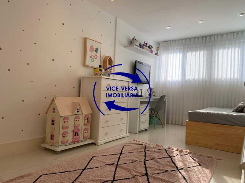 Conheça 25 Quarto 2 do imóvel - Lindíssima cobertura linear, única, no Jardim Oceânico, próximo À praia, com 358m², piscina e 2 vagas. - 1412 - 26 25 Quarto 2 - Lindíssima cobertura linear, única, no Jardim Oceânico, próximo À praia, com 358m², piscina e 2 vagas. - 1412 - 26