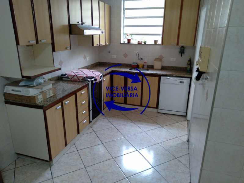 Conheça Copa-cozinha do imóvel - Largo da Segunda-Feira. Rua Delgado de Carvalho, excelente apto. vazio, 1 por andar, 146m², repleto de armários, salão, jardim de inverno, 3 quartos (suíte), copa-cozinha, dependências completas, garagem demarcada. Ótima acessibilidade. - 1414 - 24 Copa-cozinha - Largo da Segunda-Feira. Rua Delgado de Carvalho, excelente apto. vazio, 1 por andar, 146m², repleto de armários, salão, jardim de inverno, 3 quartos (suíte), copa-cozinha, dependências completas, garagem demarcada. Ótima acessibilidade. - 1414 - 24