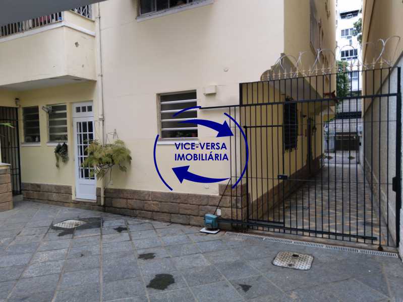 Conheça Fundos do imóvel - Largo da Segunda-Feira. Rua Delgado de Carvalho, excelente apto. vazio, 1 por andar, 146m², repleto de armários, salão, jardim de inverno, 3 quartos (suíte), copa-cozinha, dependências completas, garagem demarcada. Ótima acessibilidade. - 1414 - 28 Fundos - Largo da Segunda-Feira. Rua Delgado de Carvalho, excelente apto. vazio, 1 por andar, 146m², repleto de armários, salão, jardim de inverno, 3 quartos (suíte), copa-cozinha, dependências completas, garagem demarcada. Ótima acessibilidade. - 1414 - 28