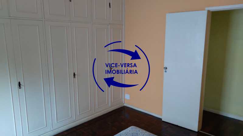 Conheça Quarto 2 do imóvel - Largo da Segunda-Feira. Rua Delgado de Carvalho. Excelente apartamento vazio, 110m², Salão, varanda, 3 quartos (suíte), 2 banheiros, copa-cozinha, dependências completas, 2 vagas de garagem. - 1415 - 13 Quarto 2 - Largo da Segunda-Feira. Rua Delgado de Carvalho. Excelente apartamento vazio, 110m², Salão, varanda, 3 quartos (suíte), 2 banheiros, copa-cozinha, dependências completas, 2 vagas de garagem. - 1415 - 13