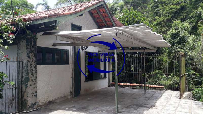 Conheça Garagem do imóvel - Gávea, parte nobre, Rua João Borges, casa com 308m² em condomínio fechado, em meio ao verde. - 1377-A - 29 Garagem - Gávea, parte nobre, Rua João Borges, casa com 308m² em condomínio fechado, em meio ao verde. - 1377-A - 29